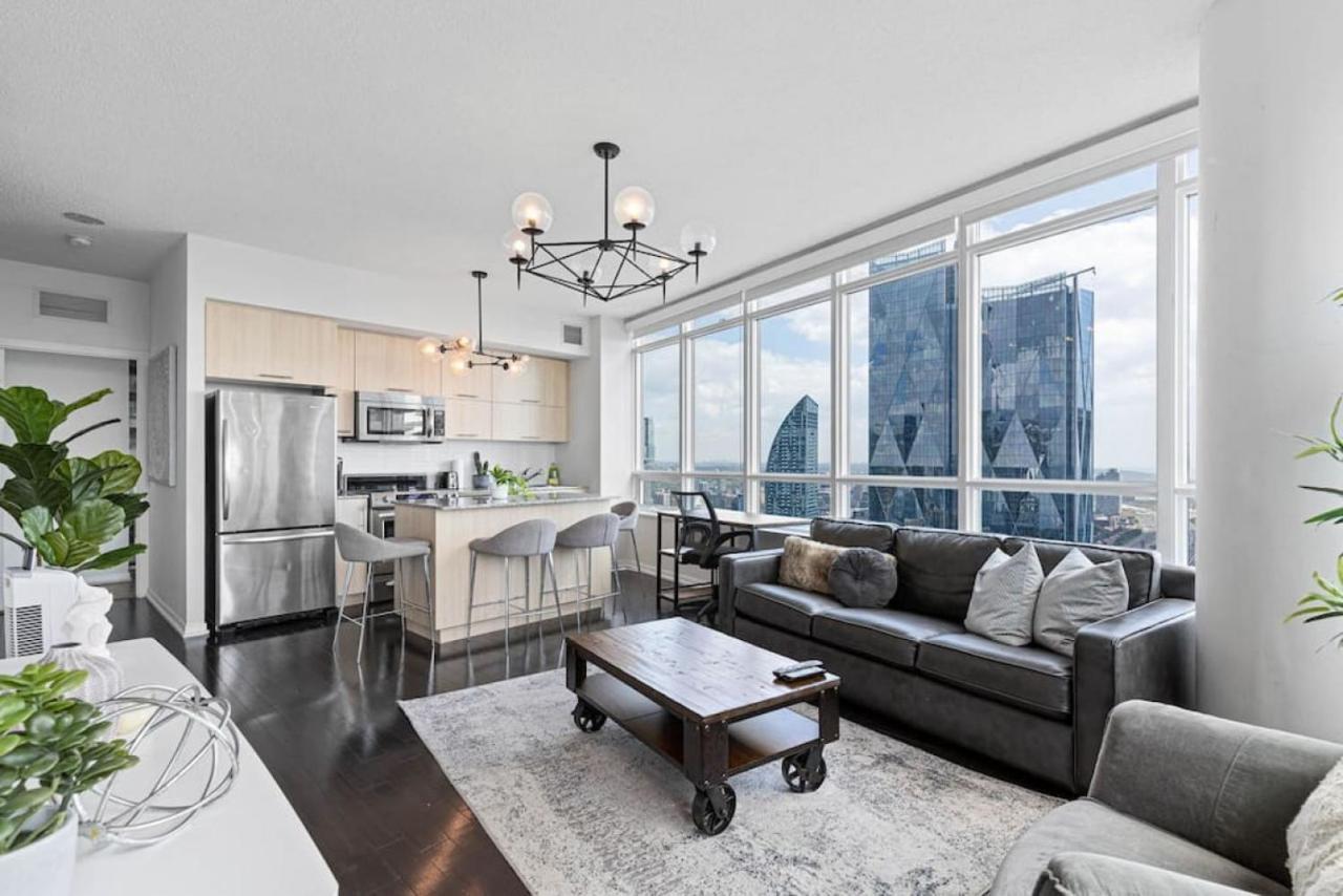 Skyline Waterfront 2br 2ba Wparking Near Mtcc Holiday home Toronto